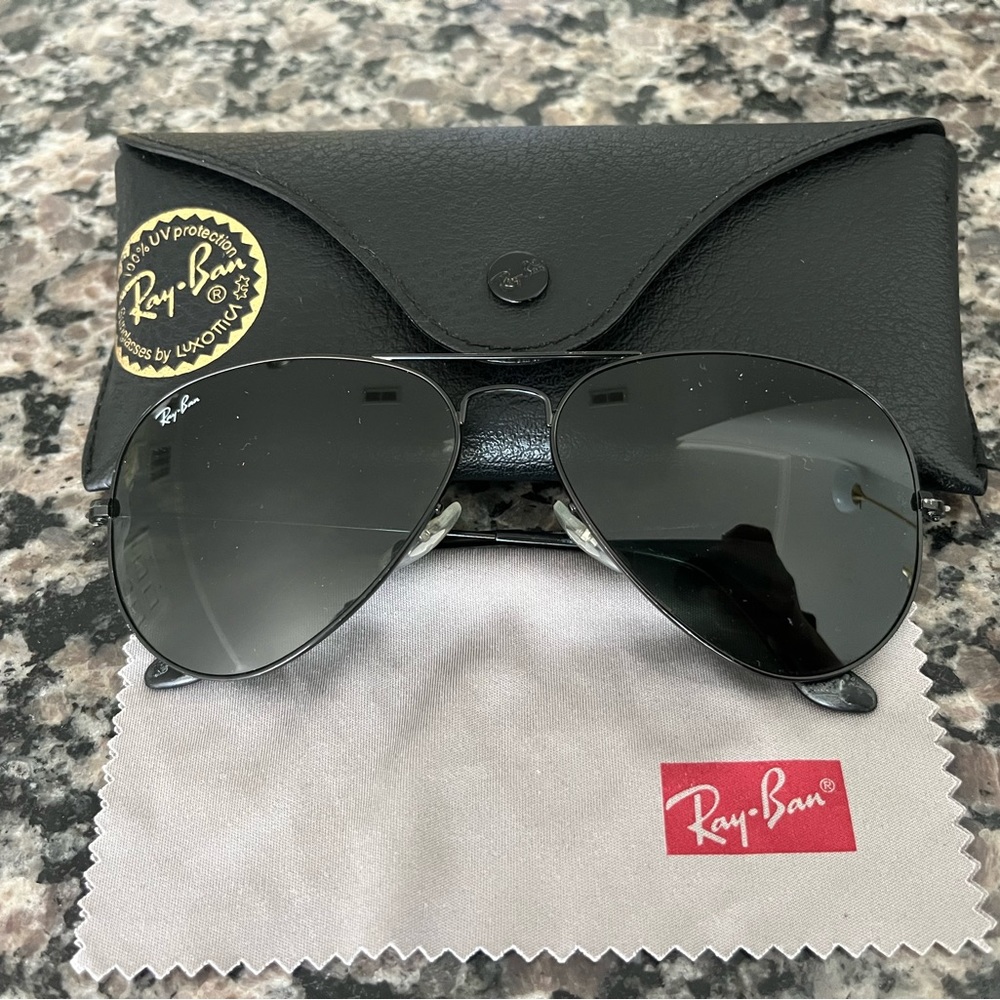 Ray Ban Black Aviators 58mm
